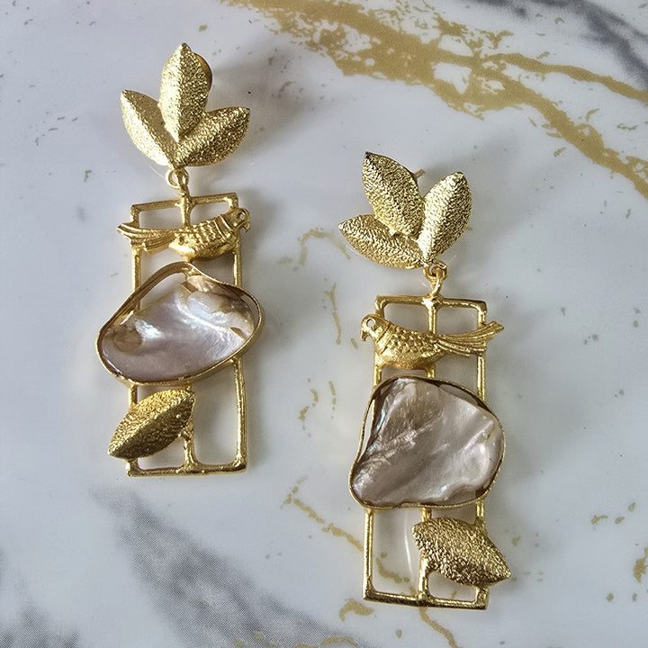 The Gallery Statement: Handcrafted Geometric Drops in Matte Gold