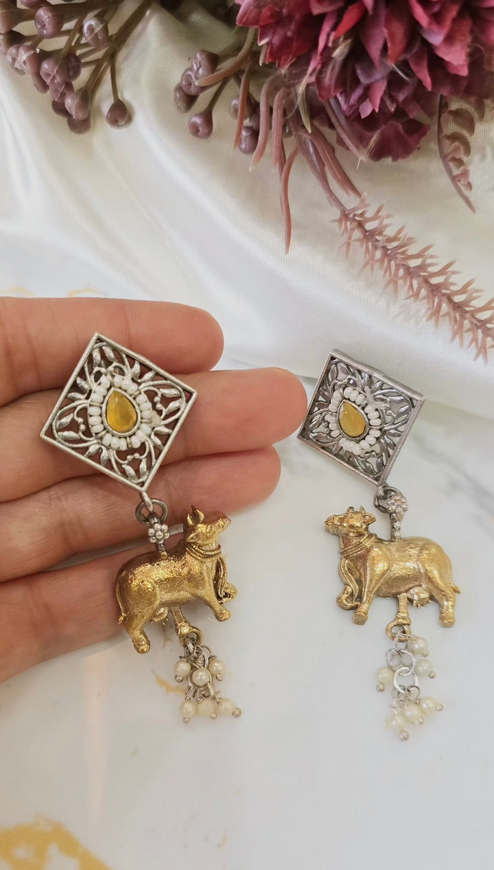 Nandi drop earring