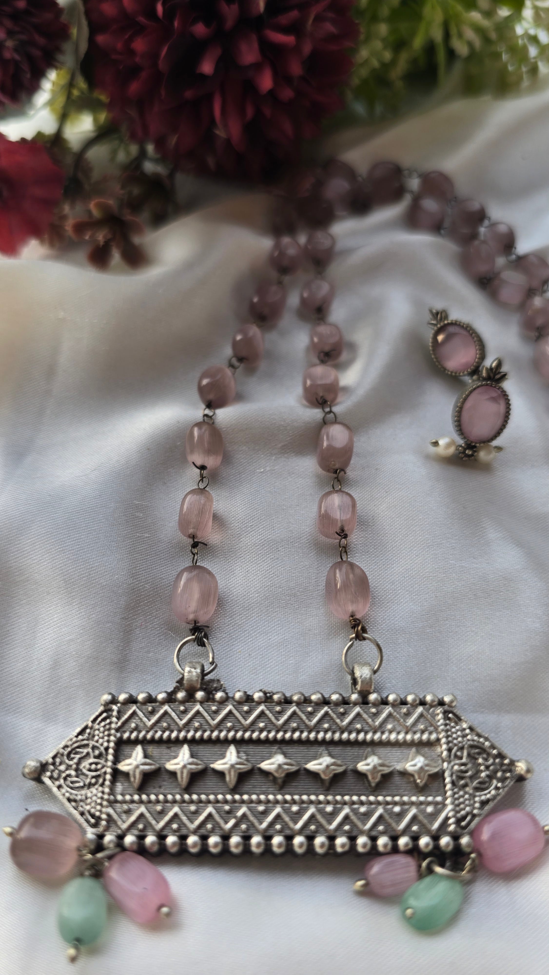 Pastel Pink Quartz Beaded Silver-Tone Choker Set with Handcrafted Pendant
