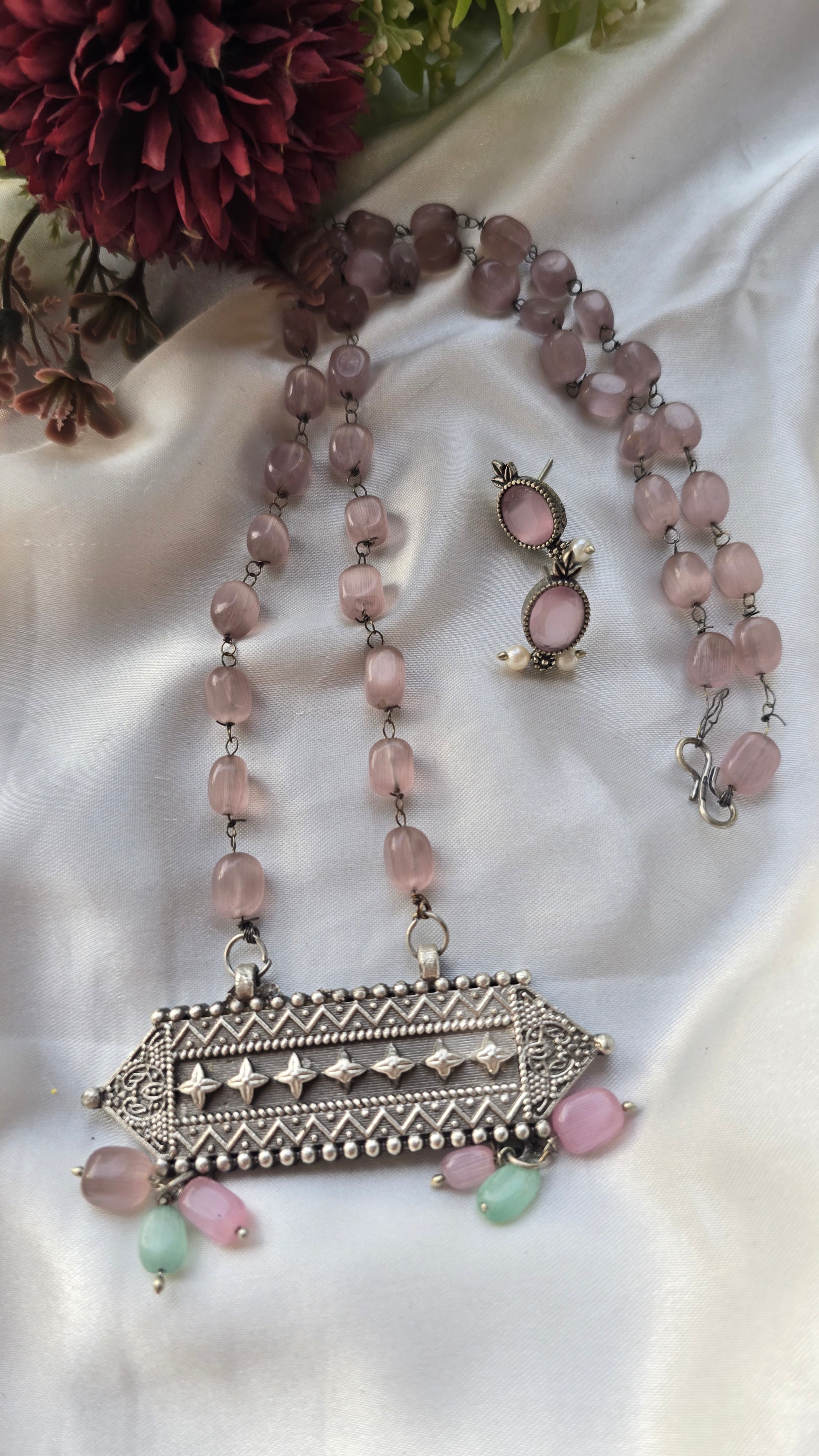 Pastel Pink Quartz Beaded Silver-Tone Choker Set with Handcrafted Pendant