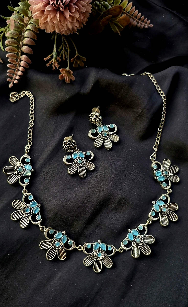 Antique Silver-Plated Turquoise Floral Necklace Set