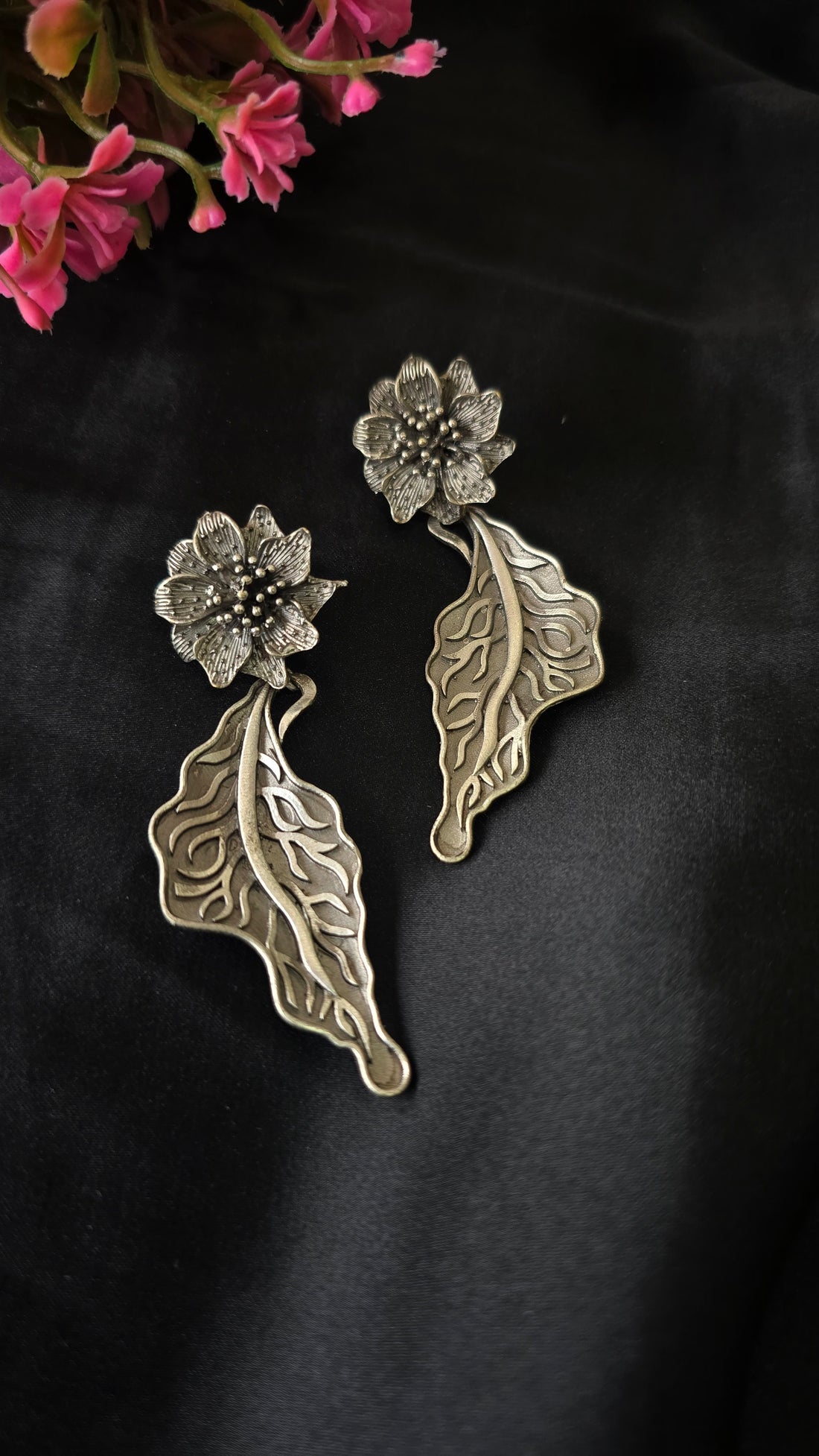 Antique Bronze Flower & Leaf Drop Earrings – Vintage Floral Dangle Earrings
