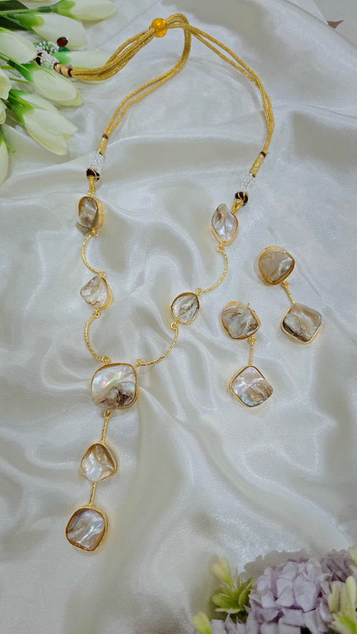 Elegant Baroque Shell & Gold Jewelry