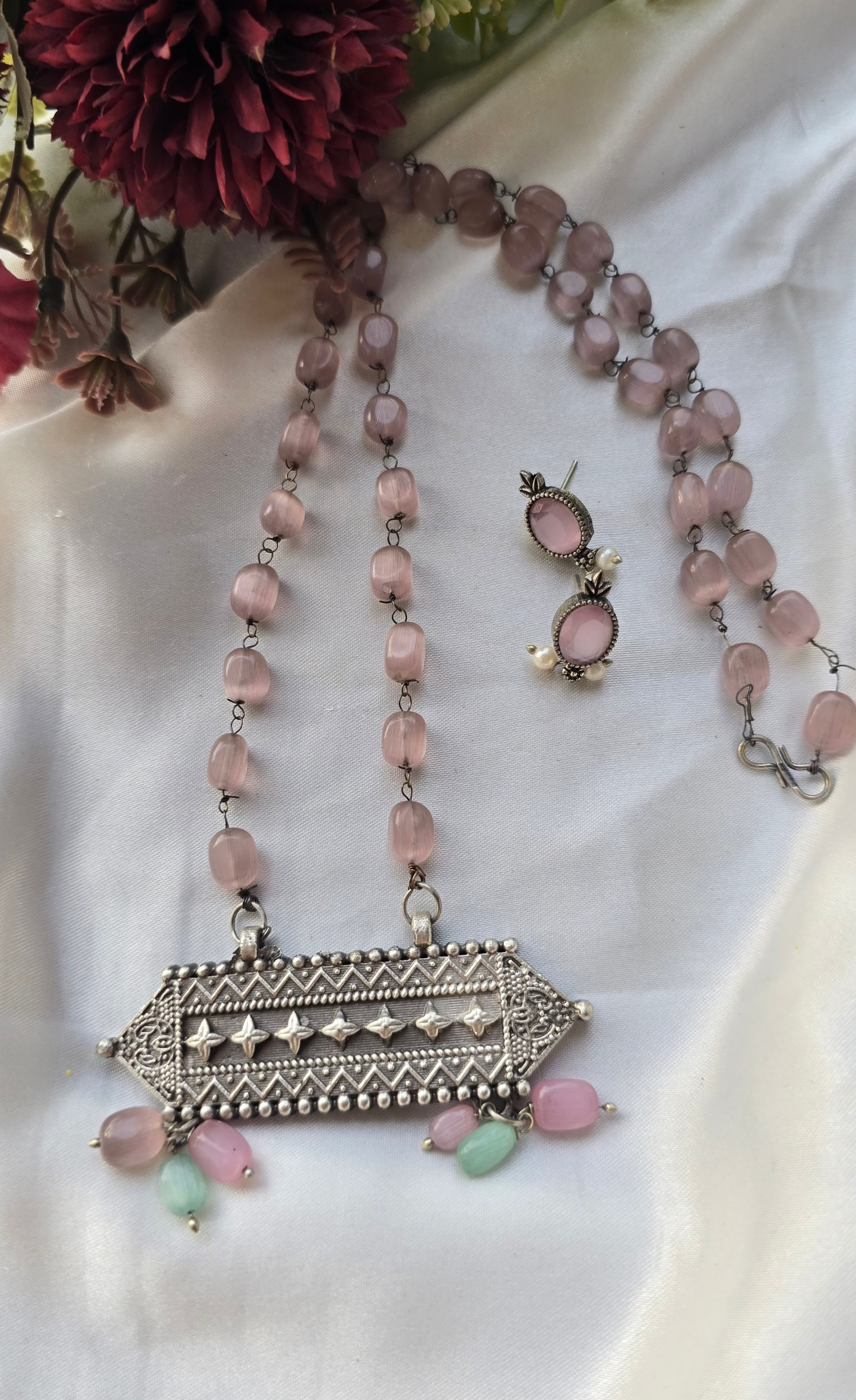 Pastel Pink Quartz Beaded Silver-Tone Choker Set with Handcrafted Pendant
