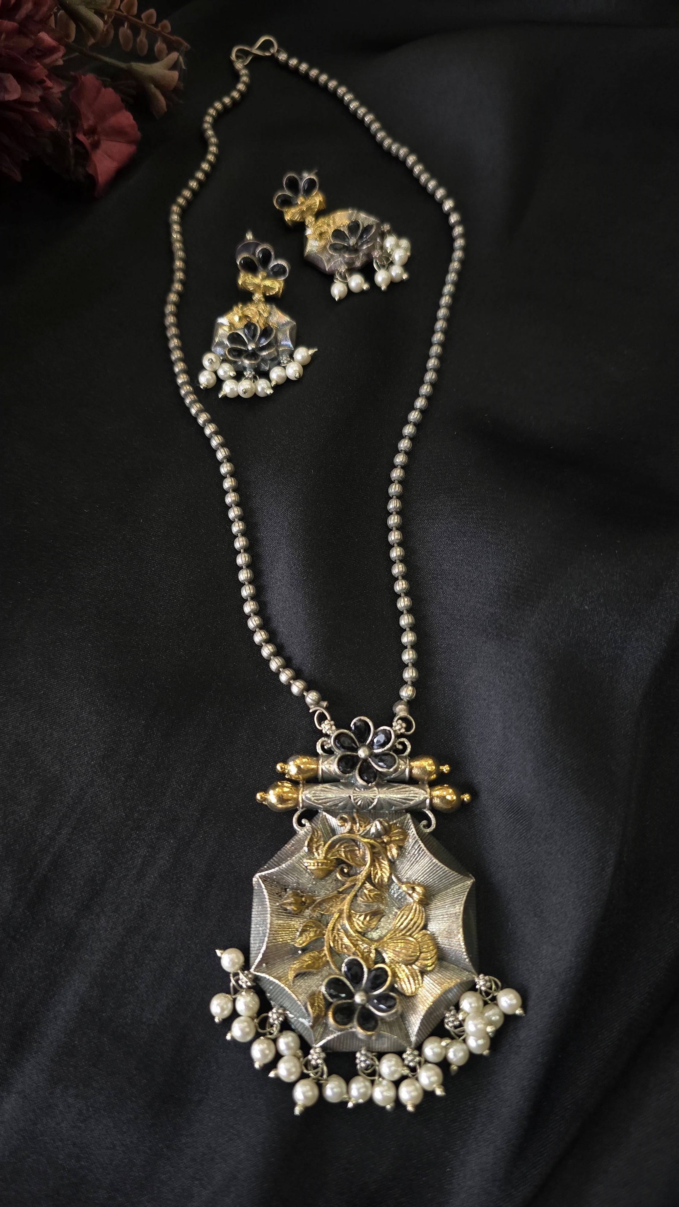The Royal Heritage Dual-Tone Floral Necklace Set